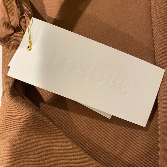 Londre - Ruffle Shoulder One Piece - Picture 6 of 10